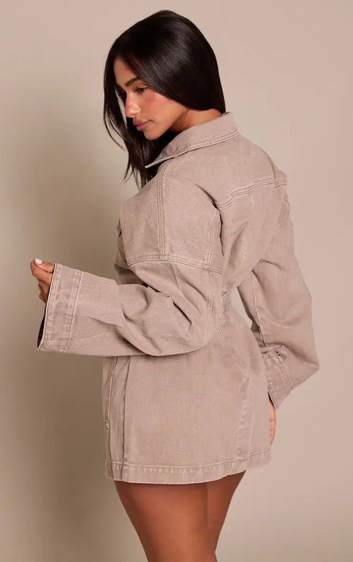 Gris Champignon Robe En Denim Petite À Poches Utilitaires Et Ceinture À Nouer À La Taille