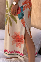 Robe longue et large brillante imprime perroquets palmiers et fleurs colorées
